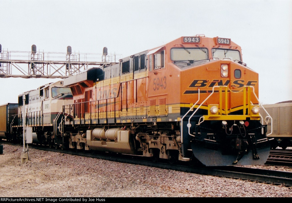 BNSF 5943 West